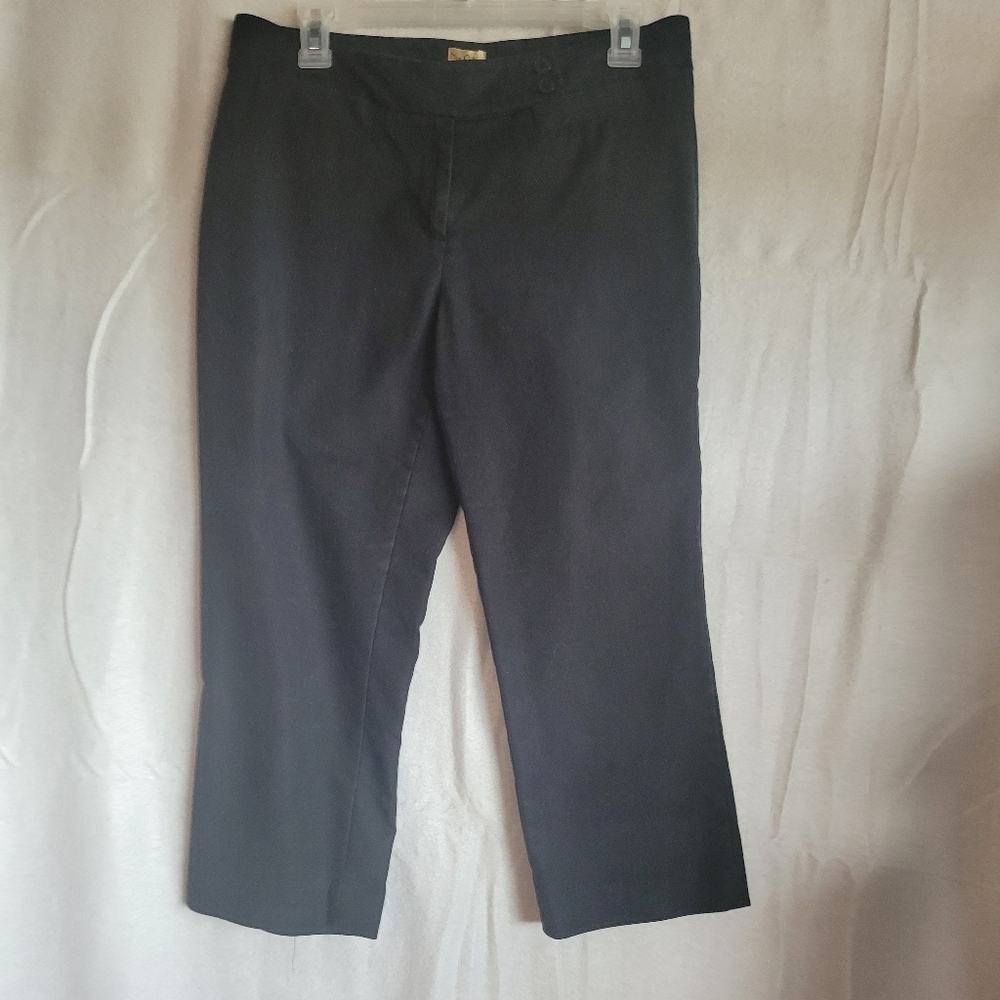 Nue Options Women's Black Capris Size 8